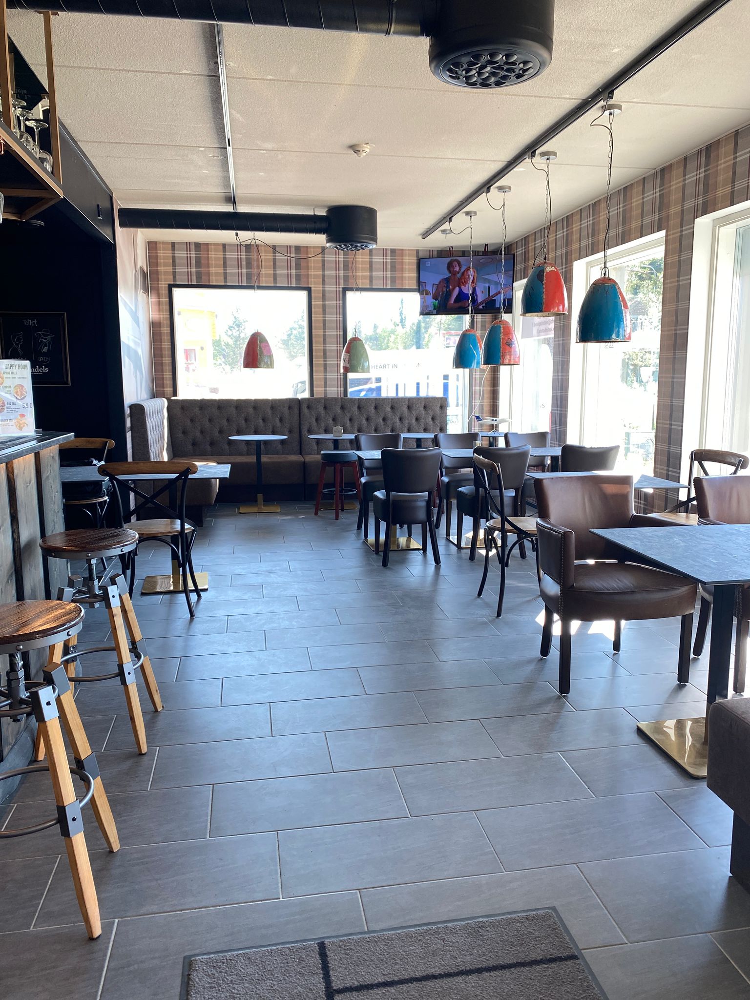 Lostin Pub 21